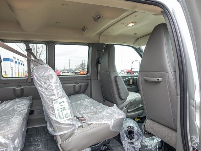 2025 Chevrolet Express 3500 LT 15 Passenger Van image 10