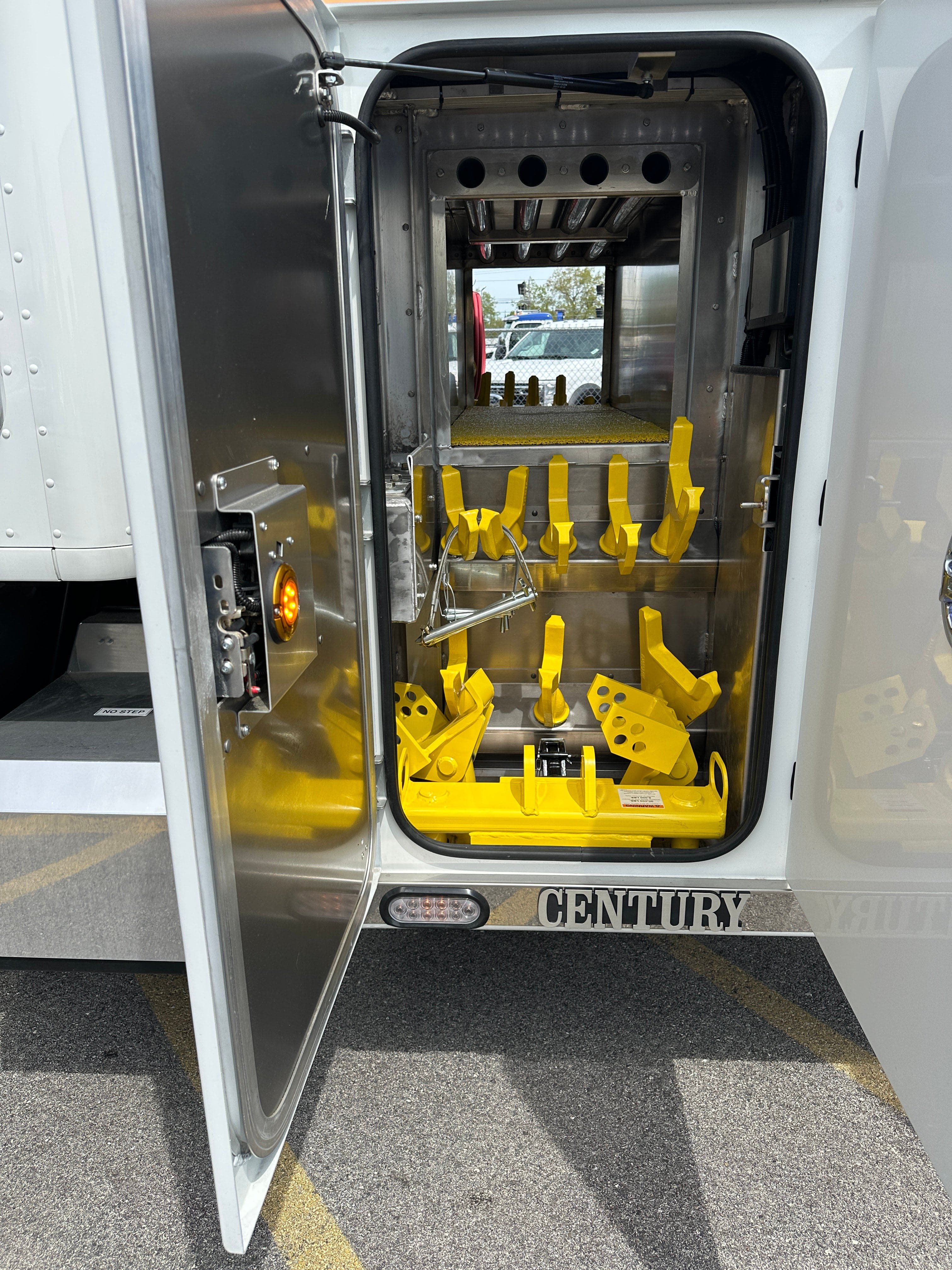 2025 Kenworth T880 with a Century 5130 image 13