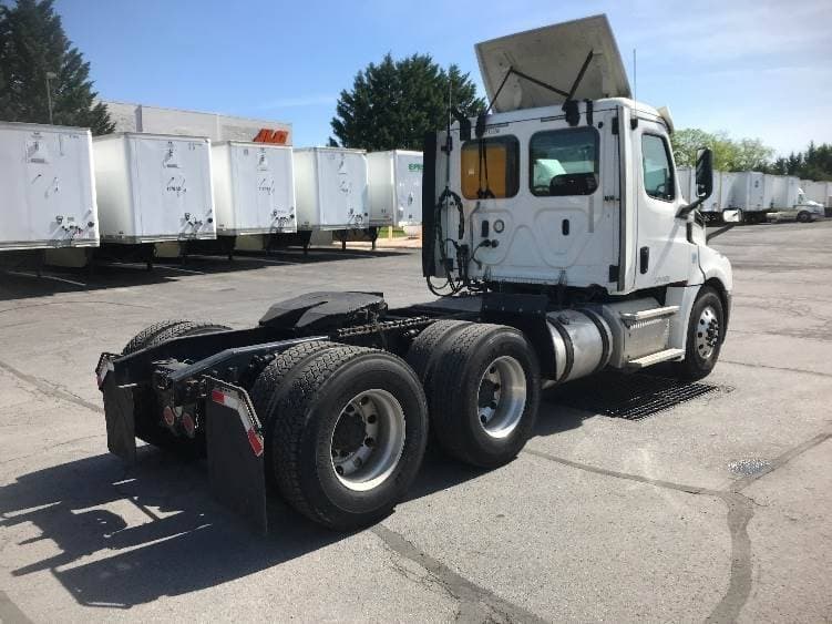 2018 Freightliner Cascadia image 8