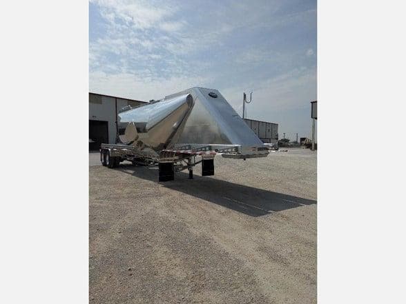 2025 Mac Trailer Mfg 1650 Cft image 7