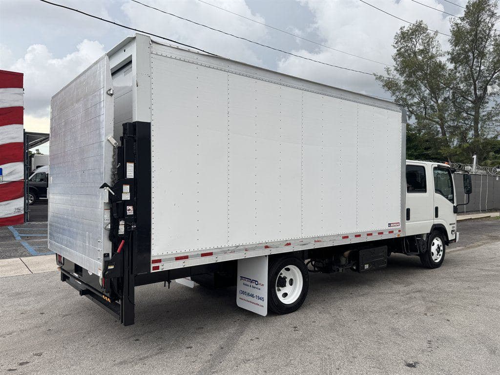 2021 Isuzu NPR XD image 13