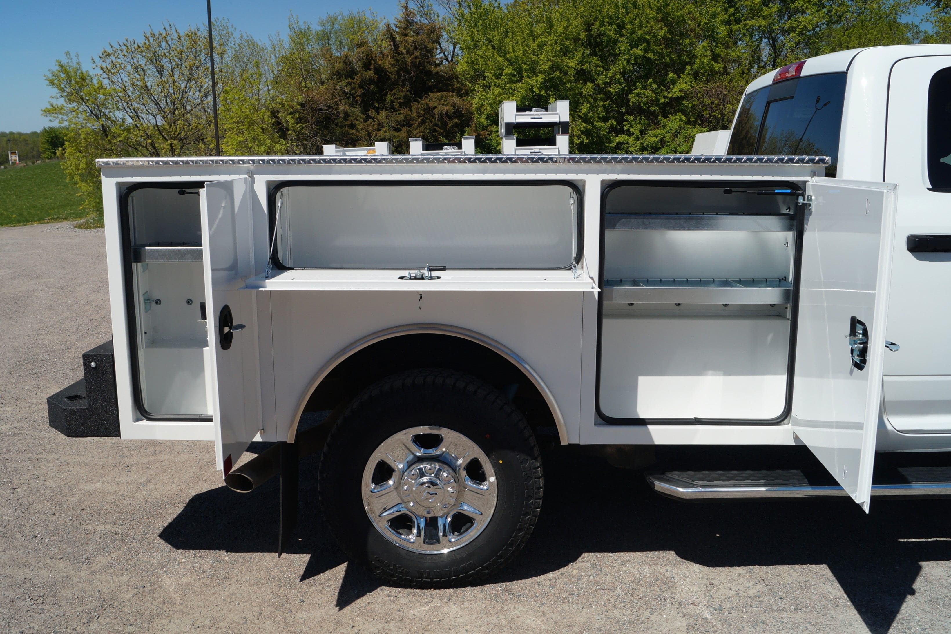 2024 RAM 2500 Tradesman - Service Utility Truck - 4WD 6.7L I6 Cummins image 28