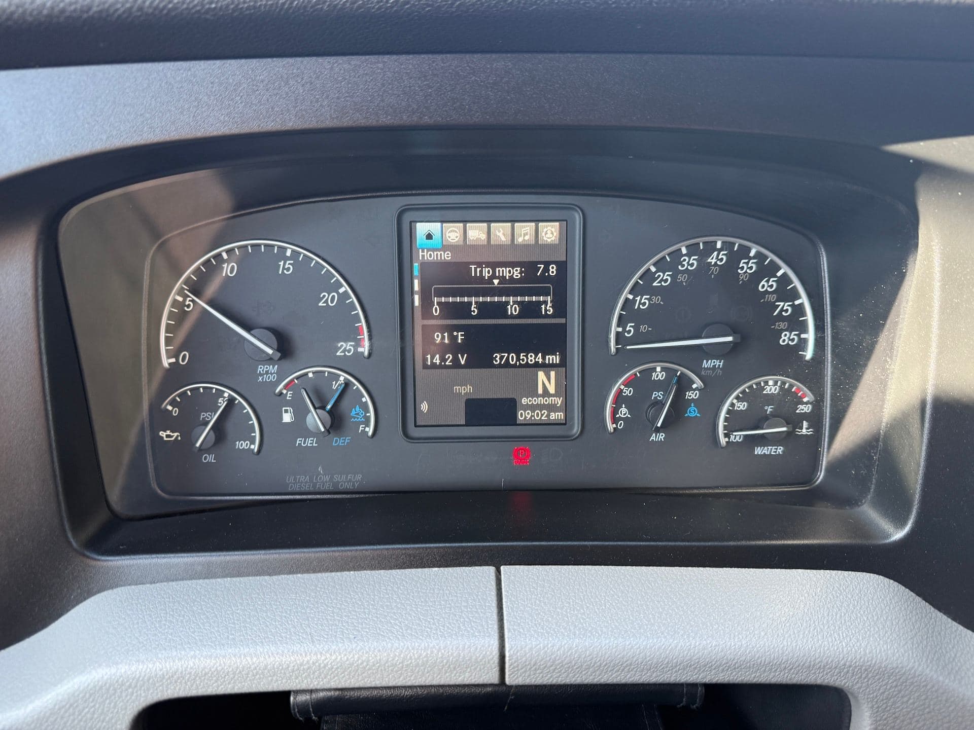 2021 Freightliner Cascadia 126 image 14