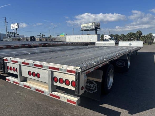 2025 Mac Trailer Mfg 1650 Cft image 2