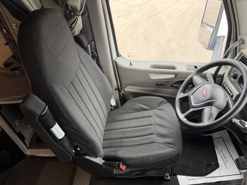 Used 2019 PETERBILT 579 image 22