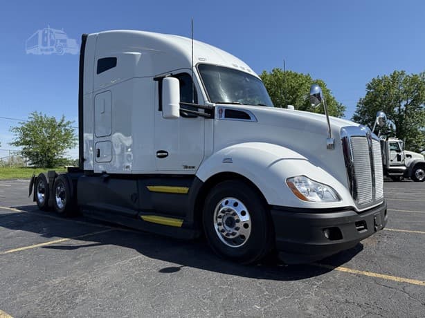 2021 Kenworth T680 image 9