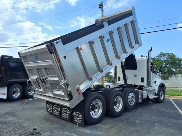 2026 Kenworth T880 image 11