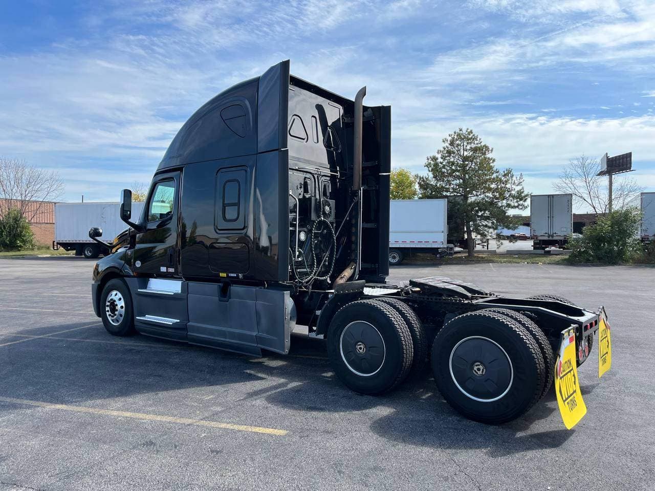 2020 Freightliner Cascadia 126 image 4