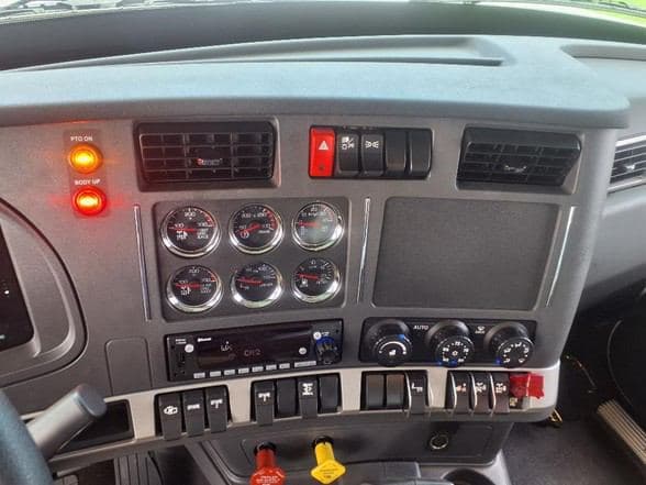 2026 Kenworth T880 image 21
