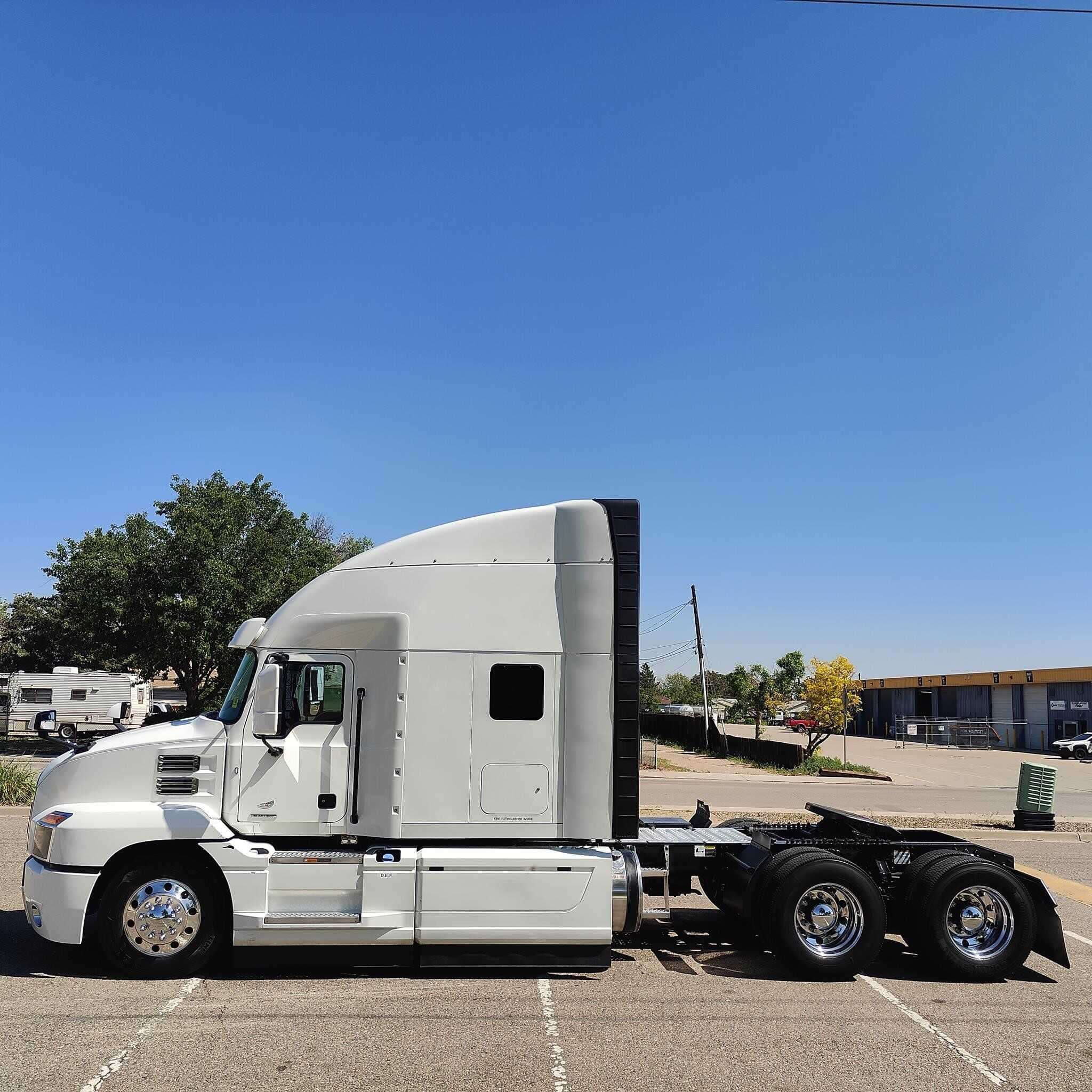 Used 2020 MACK ANTHEM Conventional - Sleeper Truck image 2