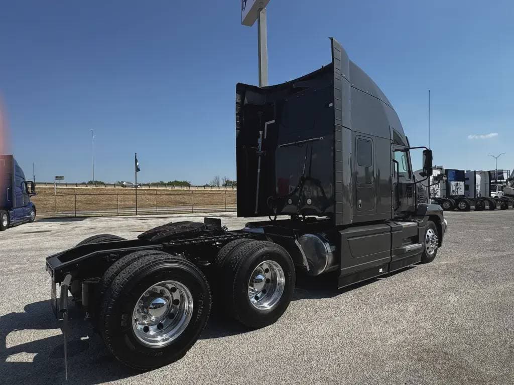 Used 2021 MACK Conventional - Sleeper Truck image 6