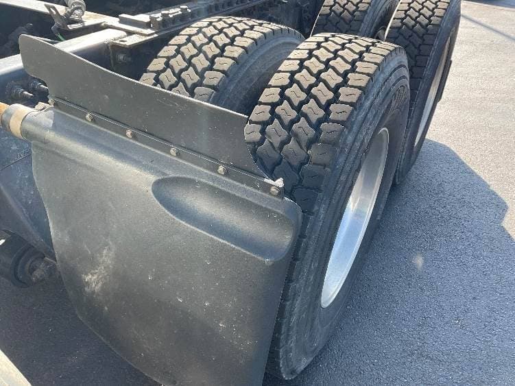 2018 Freightliner Cascadia image 2