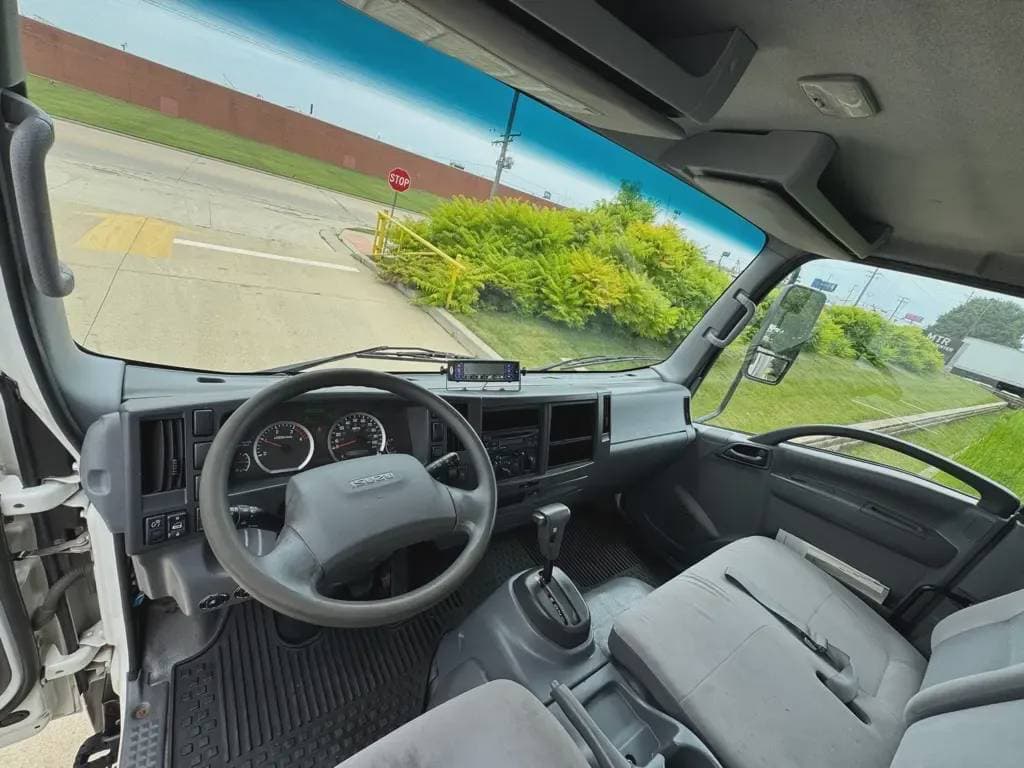 Used 2018 ISUZU Reefer/Refrigerated Truck, Catering Truck - Food Truck, Beverage Truck - NPR XD For Sale image 10