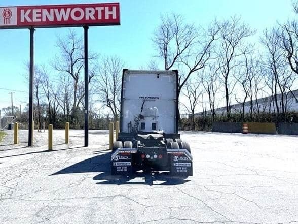 2020 Kenworth T680 image 3