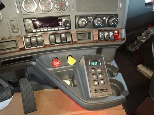 2026 Kenworth T880 image 17