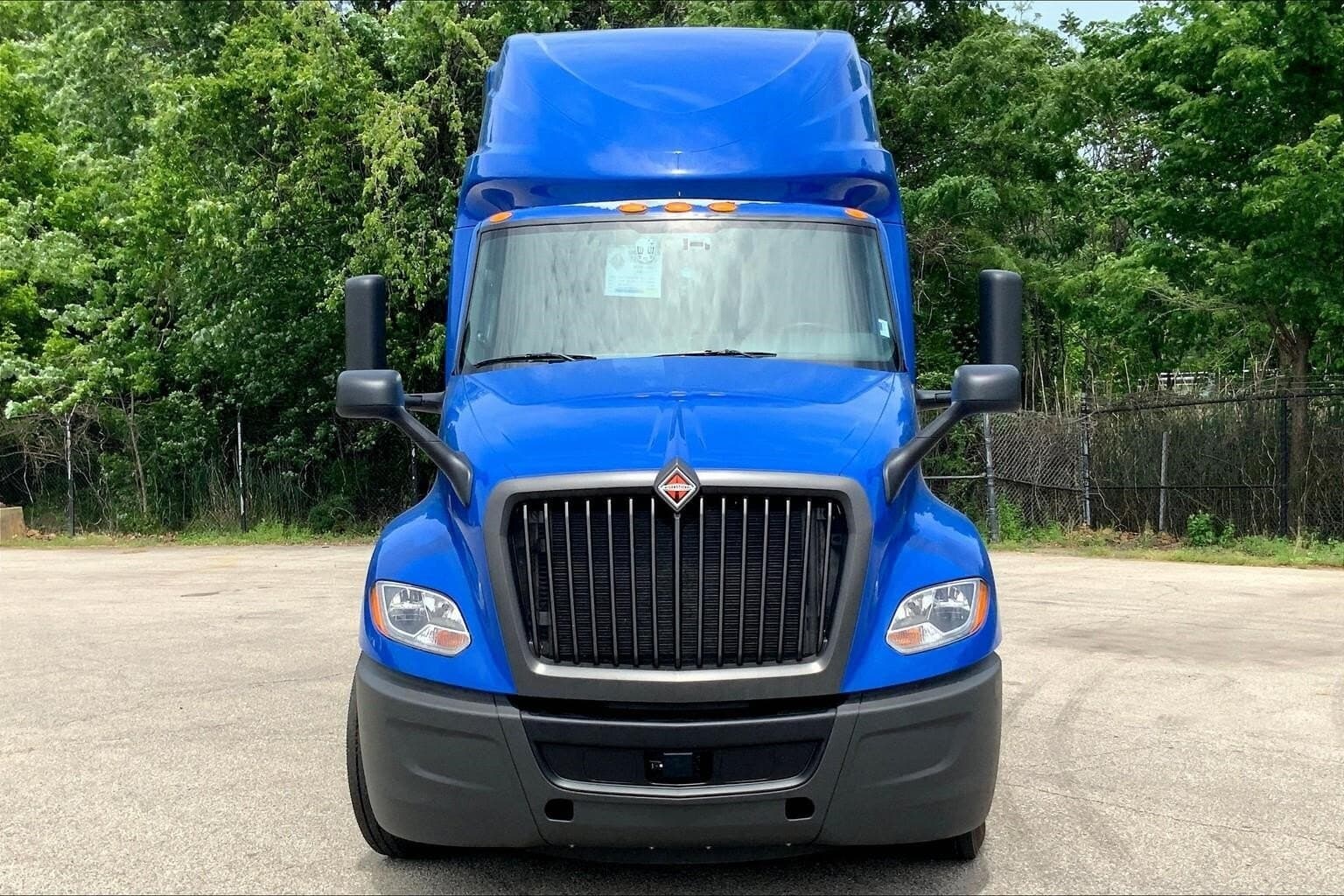 2022 International LT625 Sleeper Semi Truck - 73" Raised Roof Sleeper, A26 450HP, 12 Speed image 2