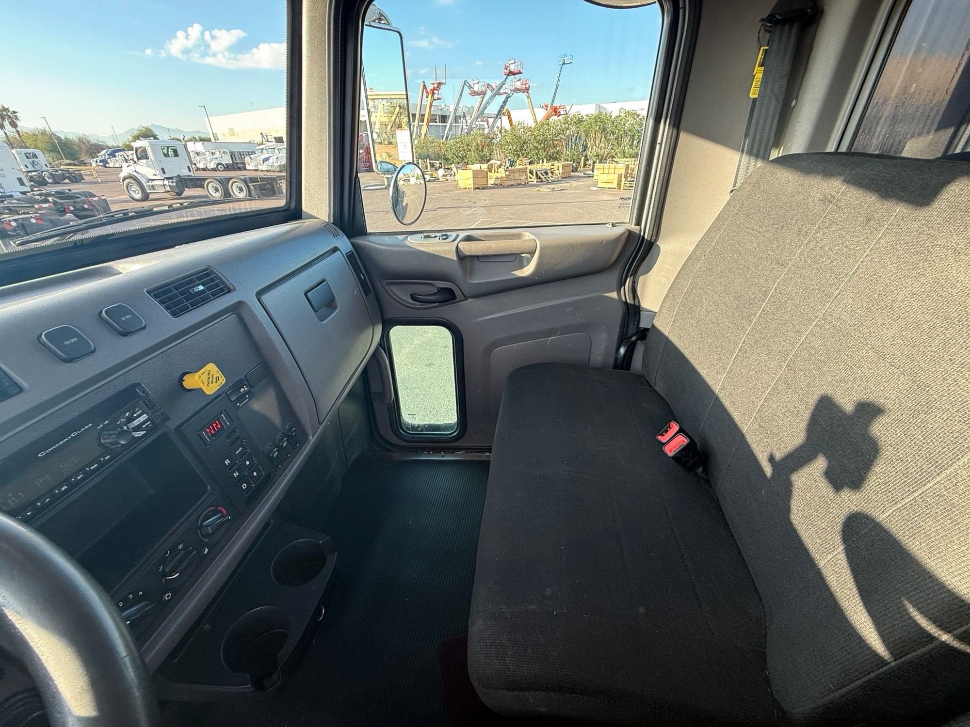 2020 Peterbilt 337 image 12