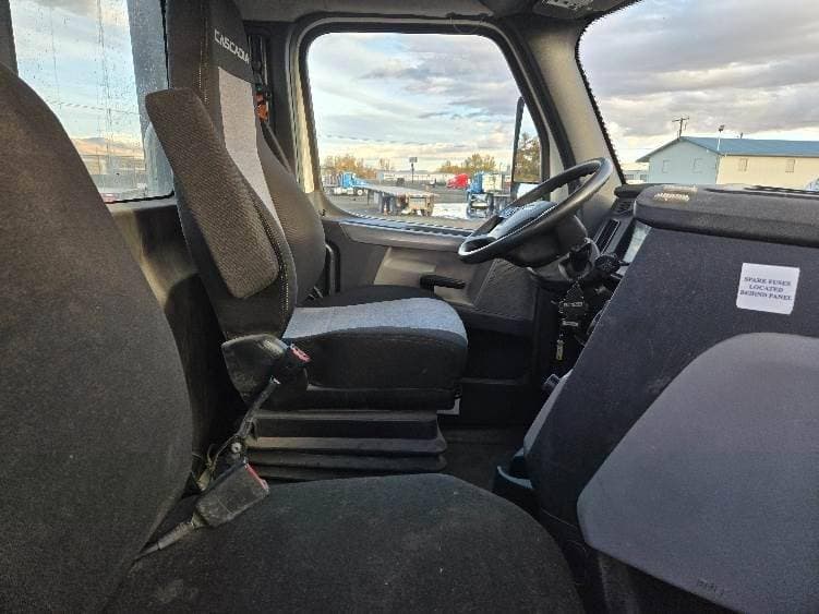 2021 Freightliner Cascadia image 10