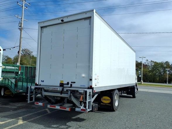 2025 Isuzu FTR image 4