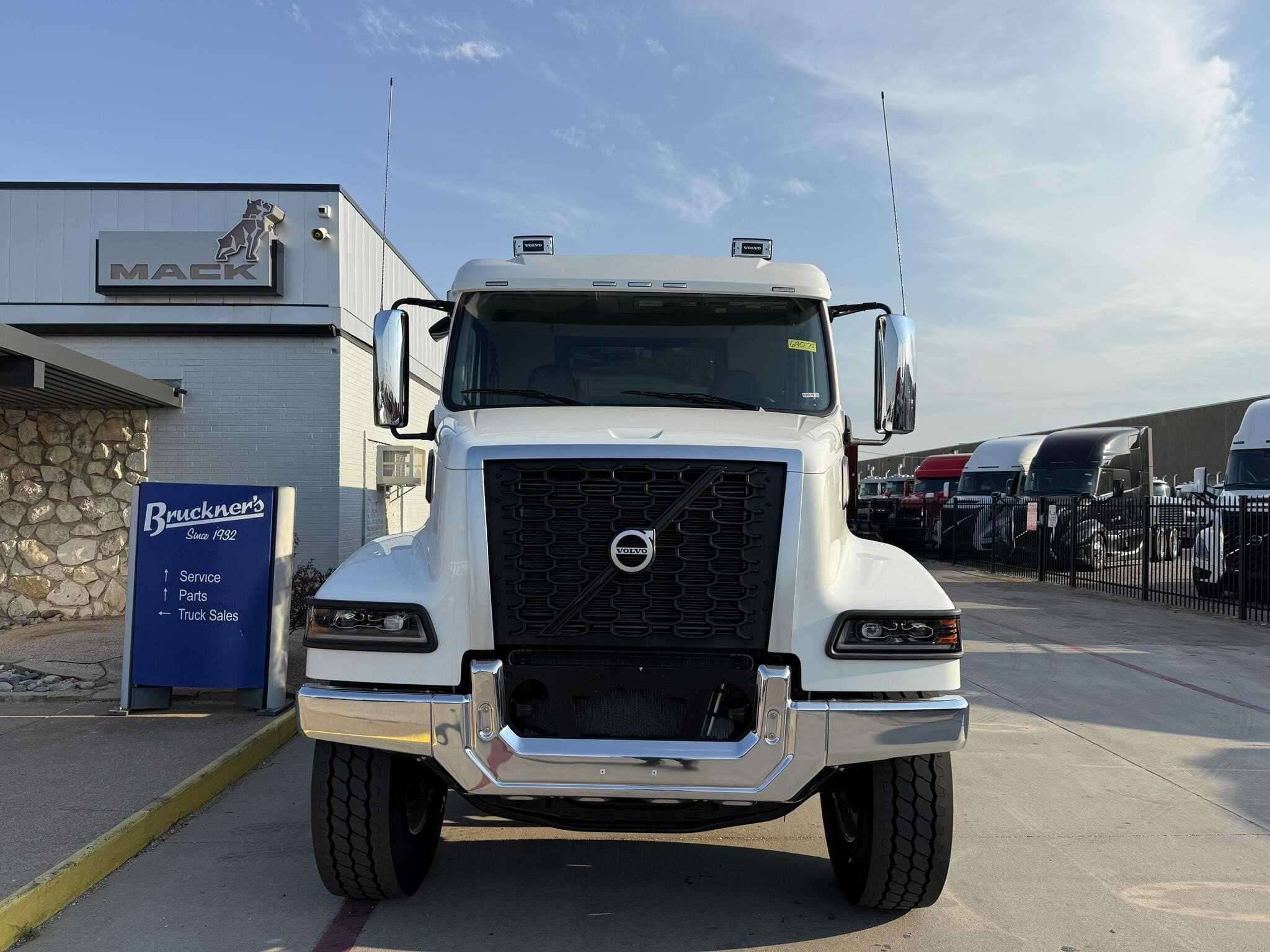 New 2026 VOLVO VHD64F300 Dump Truck in Dallas, TX image 10