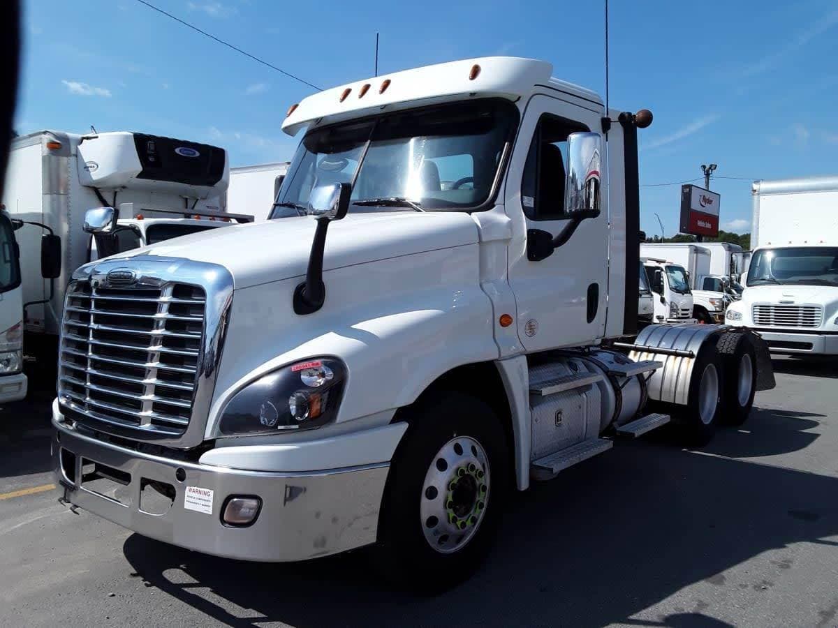 2020 Freightliner Cascadia image 1