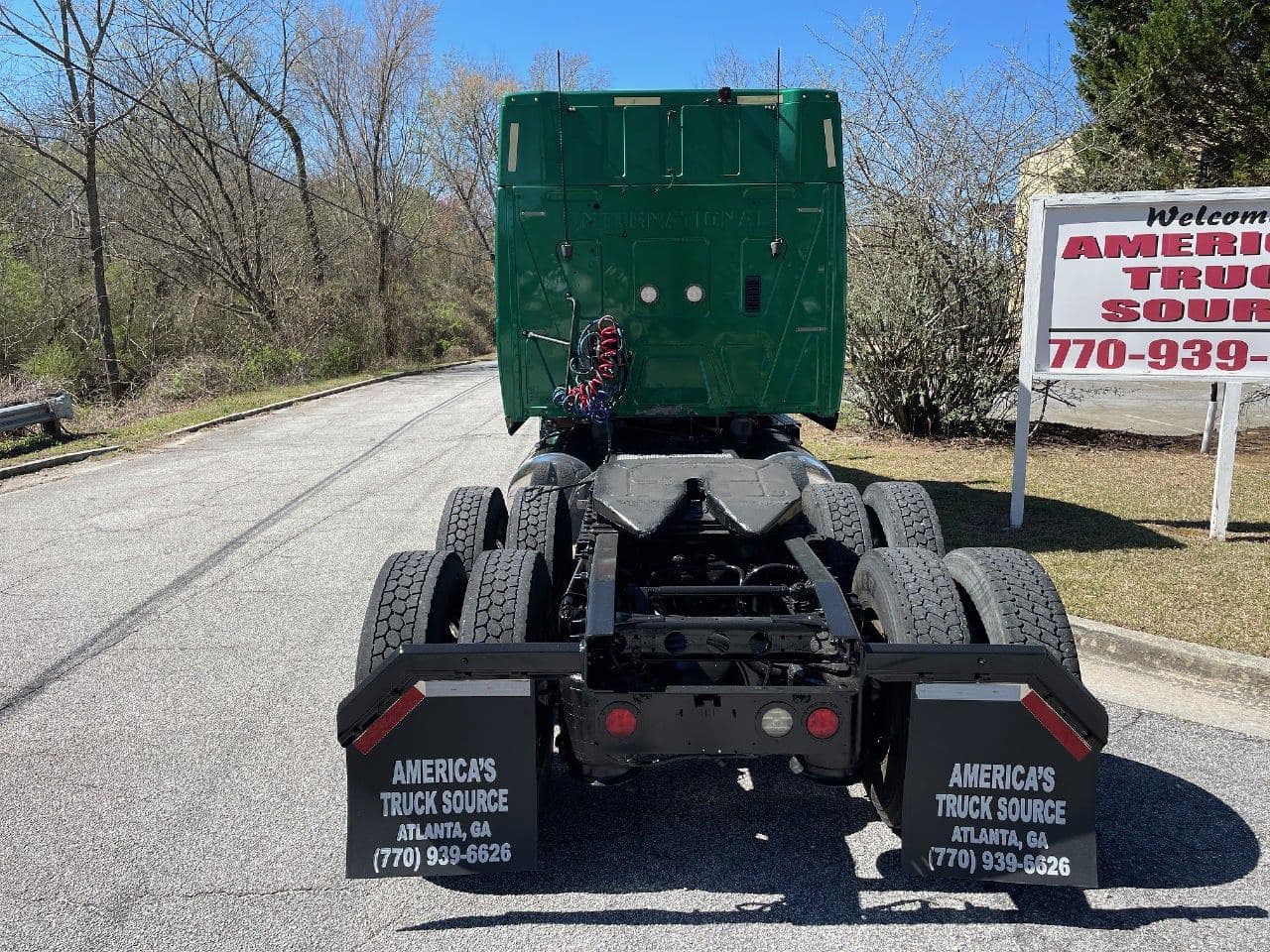 2018 International LT image 4