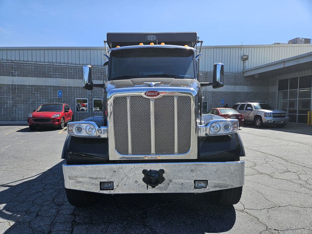 Used 2024 PETERBILT 567 image 3