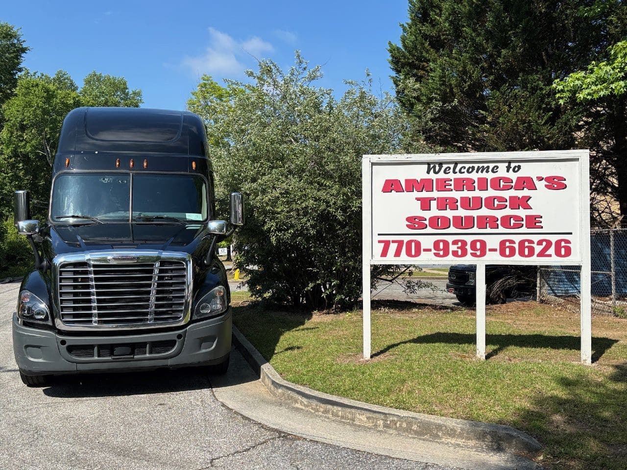 2020 Freightliner Cascadia 125 image 1