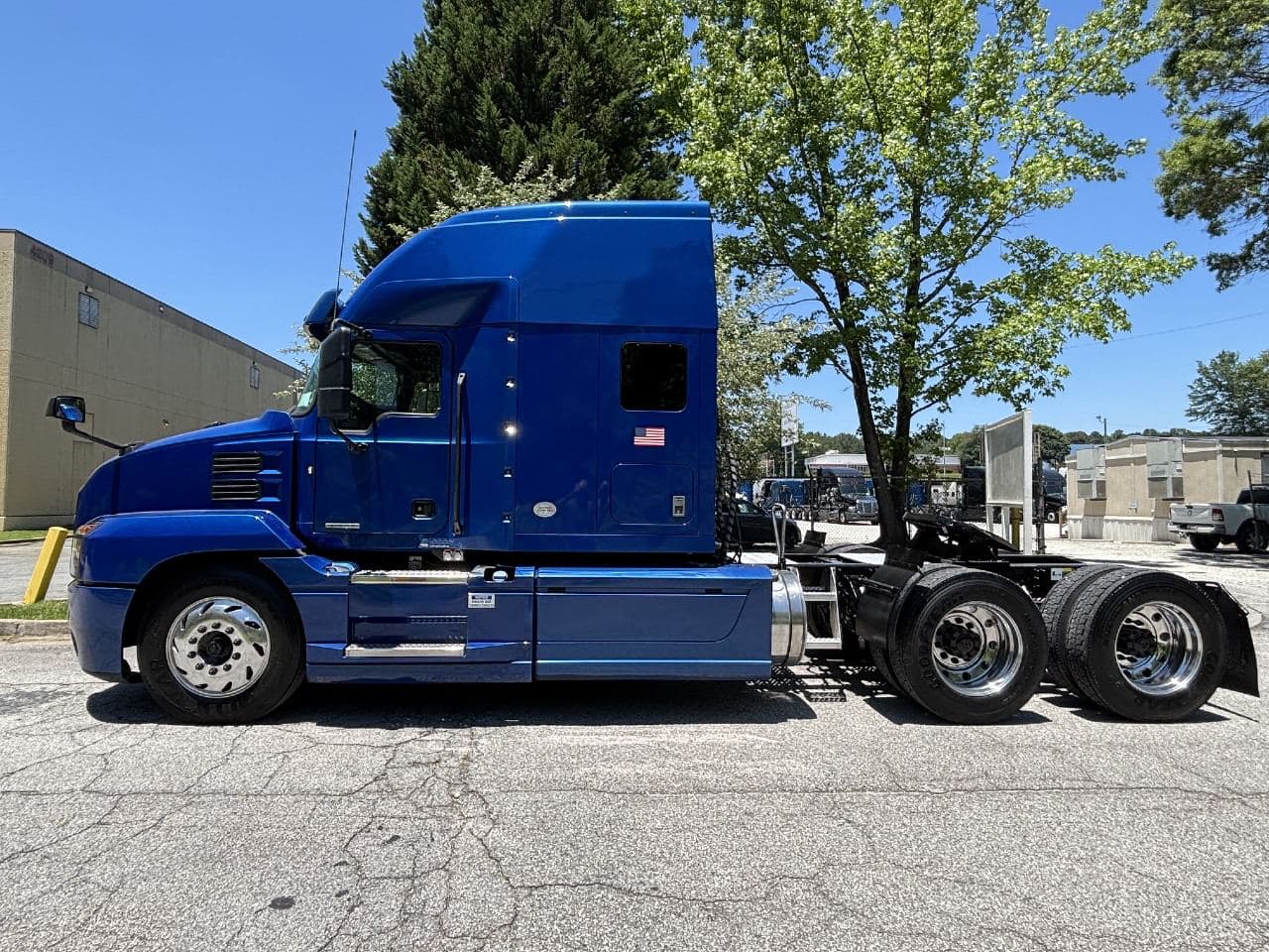 2019 Mack Anthem image 7