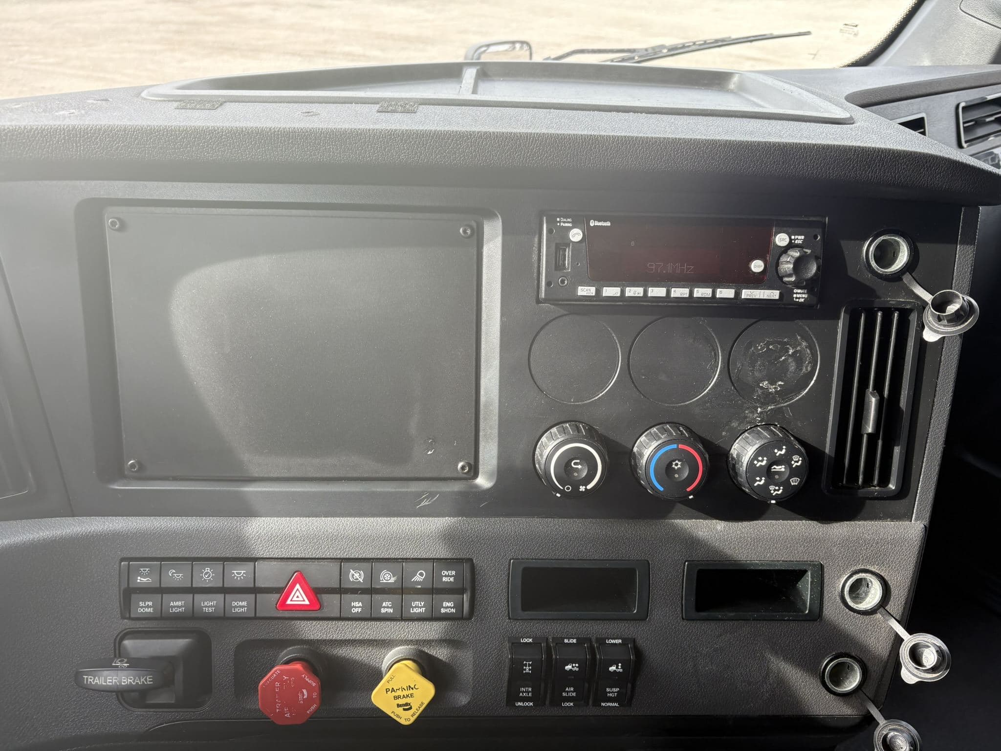 2023 Freightliner Cascadia 126 image 5