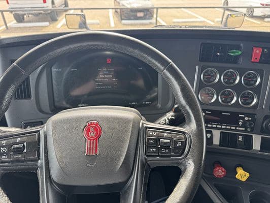 2022 Kenworth T680 image 6