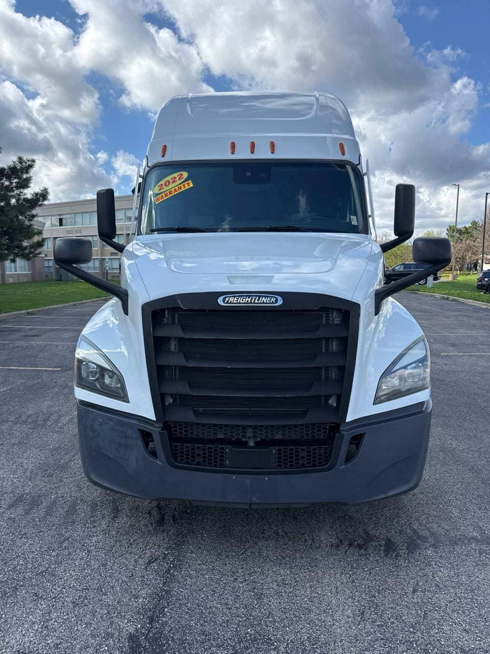 2022 Freightliner Cascadia 126 image 2