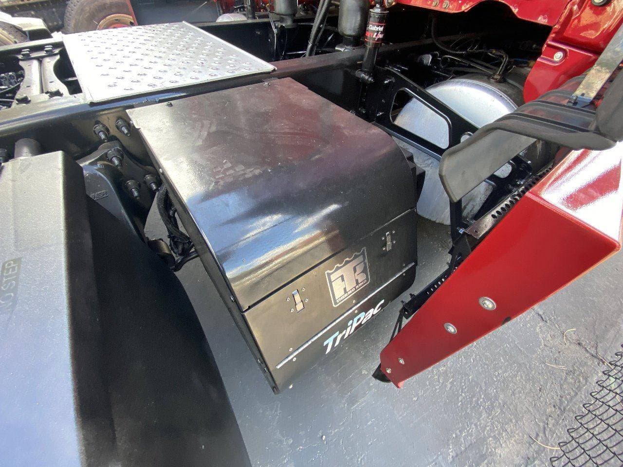 2020 FREIGHTLINER Cascadia CA126 Tandem Axle Sleeper image 24