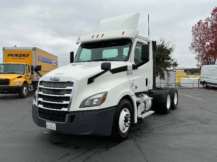 2018 Freightliner Cascadia image 4
