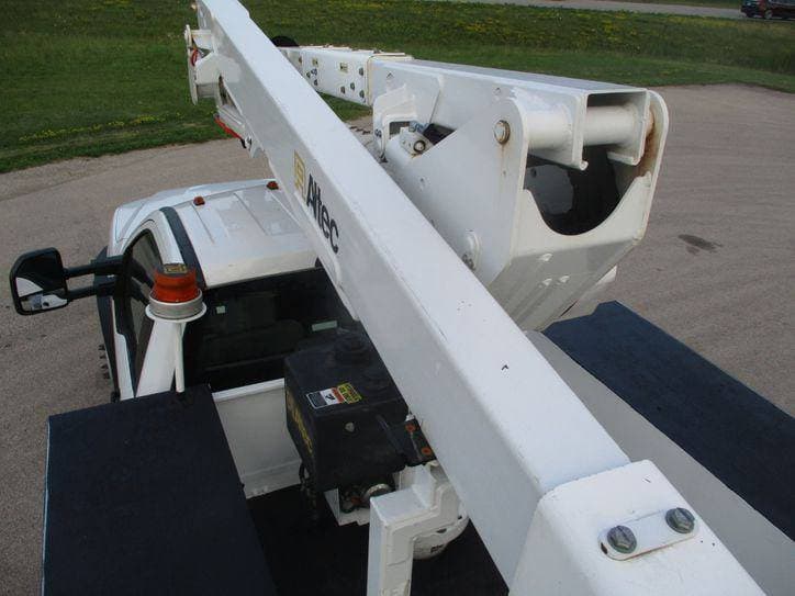 2017 Ford F550 BUCKET TRUCK 4X4 image 38