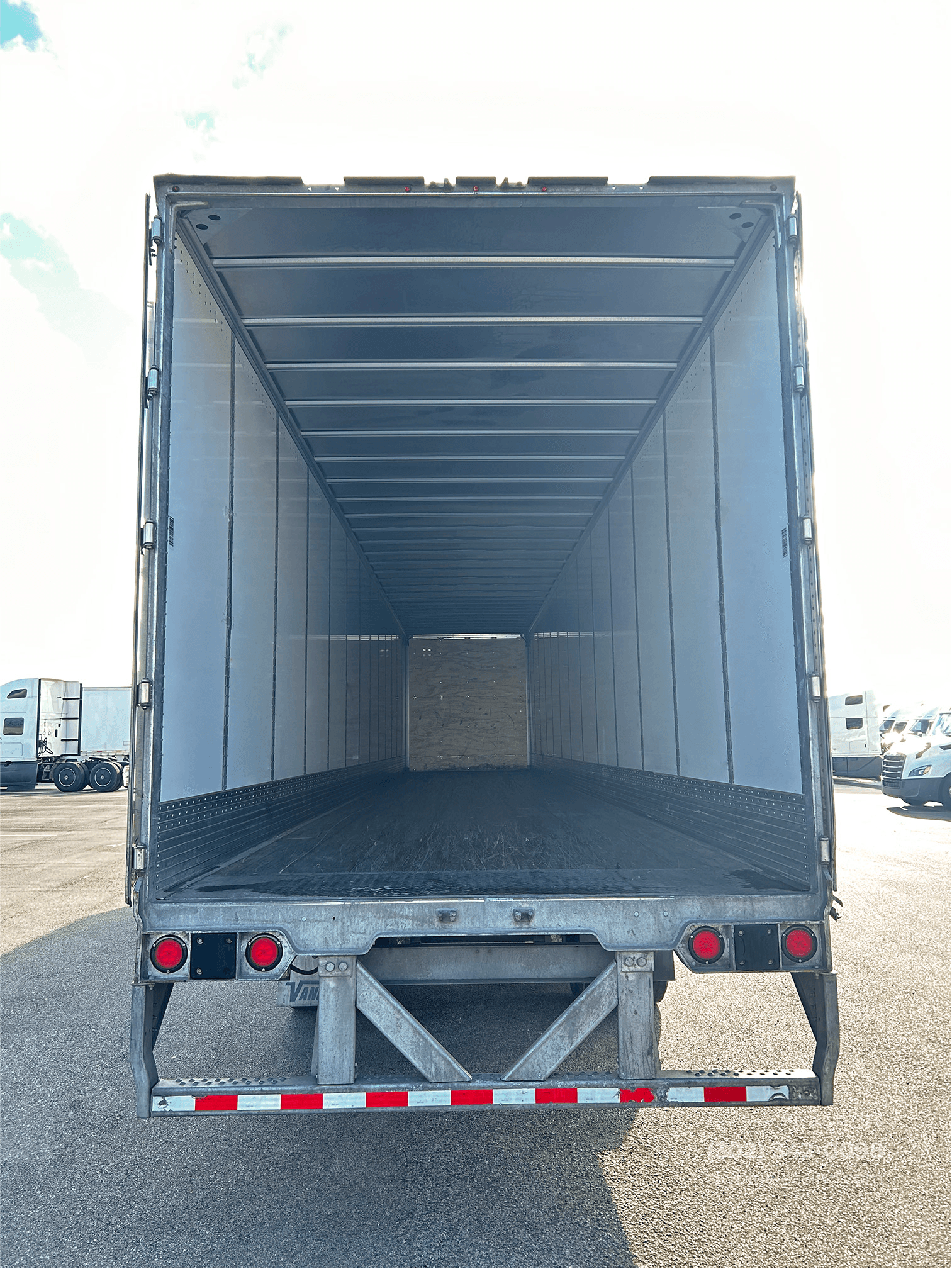 2024 Vanguard 53` Dry Van image 9