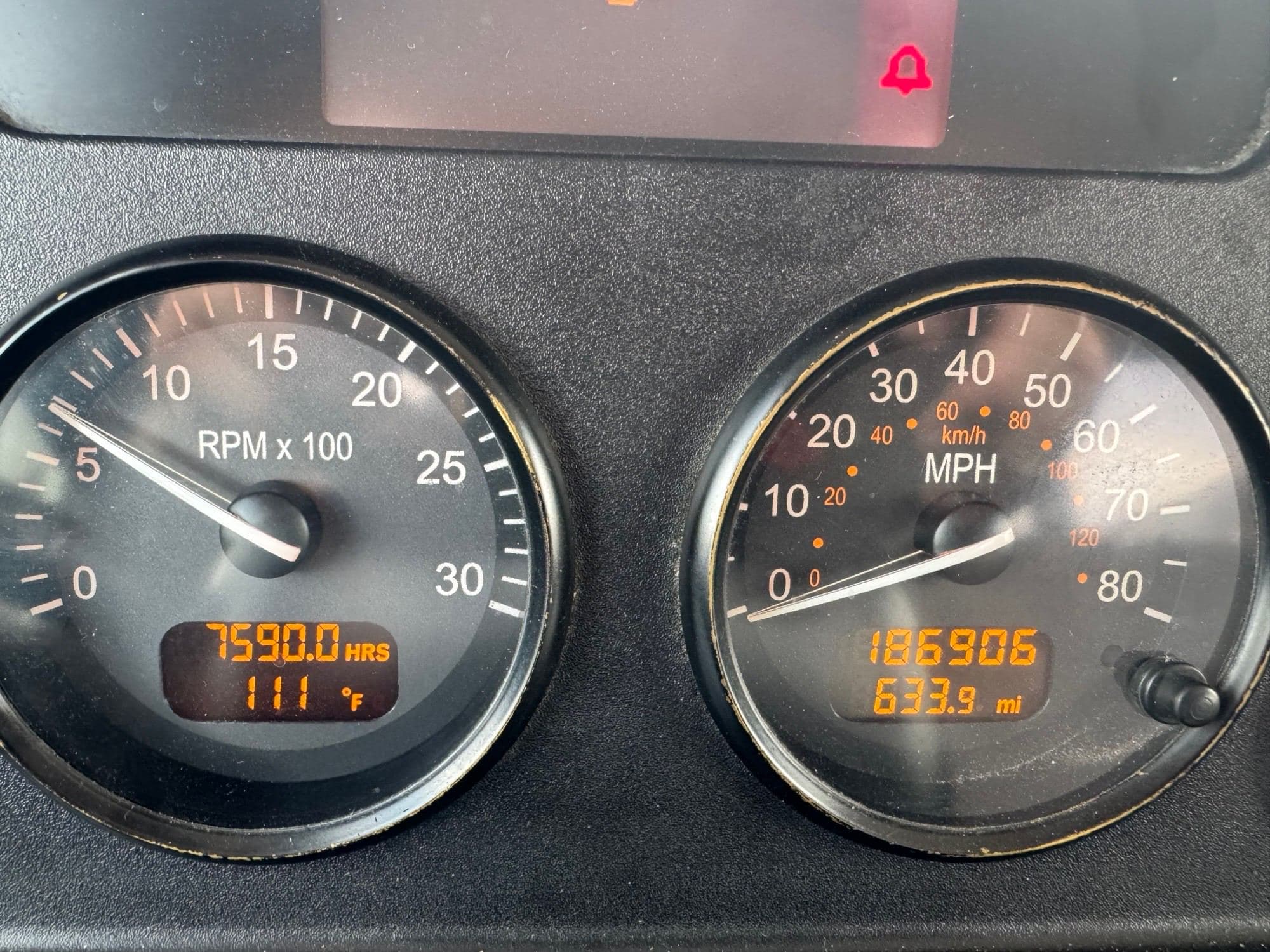 2020 Peterbilt 330 image 8