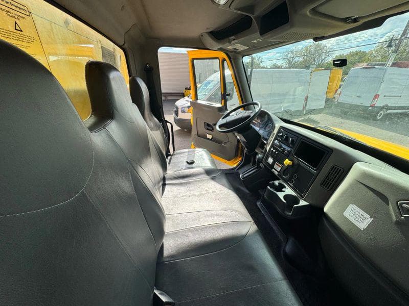 2019 International 4300 image 11
