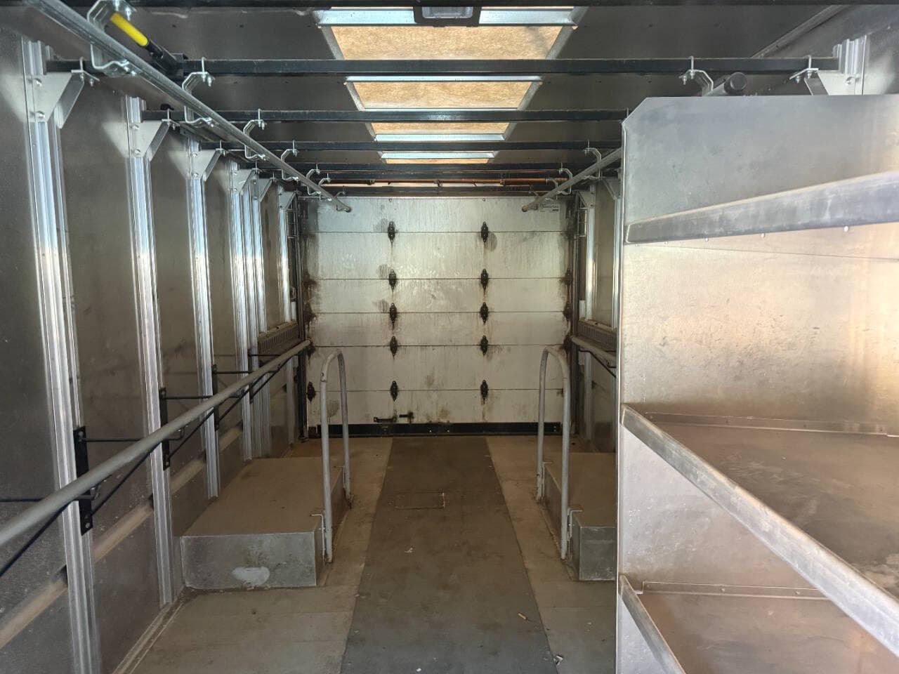 2018 Ford E-Series image 12