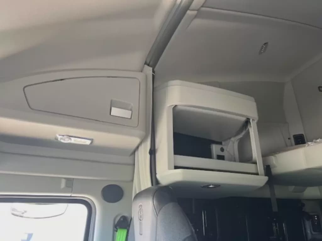 2022 Kenworth T680 image 7