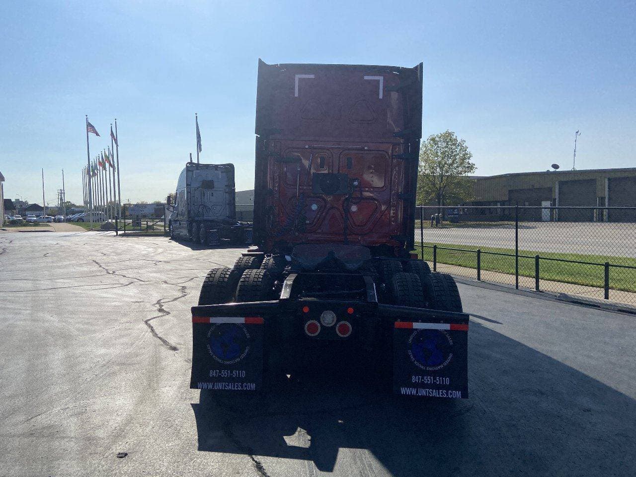 2021 FREIGHTLINER Cascadia CA126 Tandem Axle Sleeper image 7