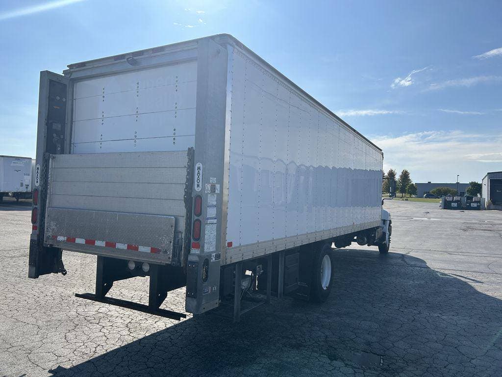 2020 Hino 338 image 5