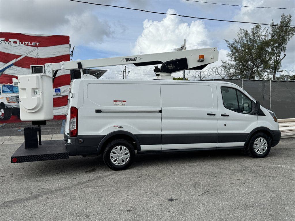 2017 Ford Transit Cargo image 13