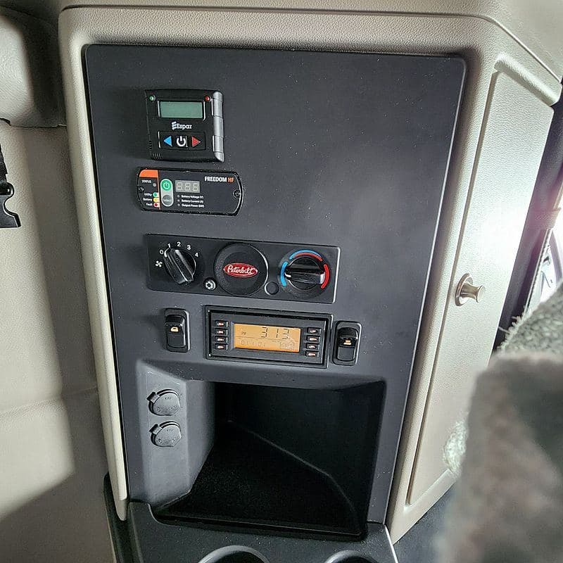 2024 Peterbilt 579 image 13
