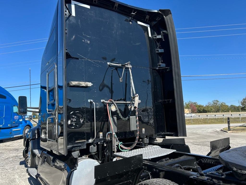 2021 Kenworth T680 image 8