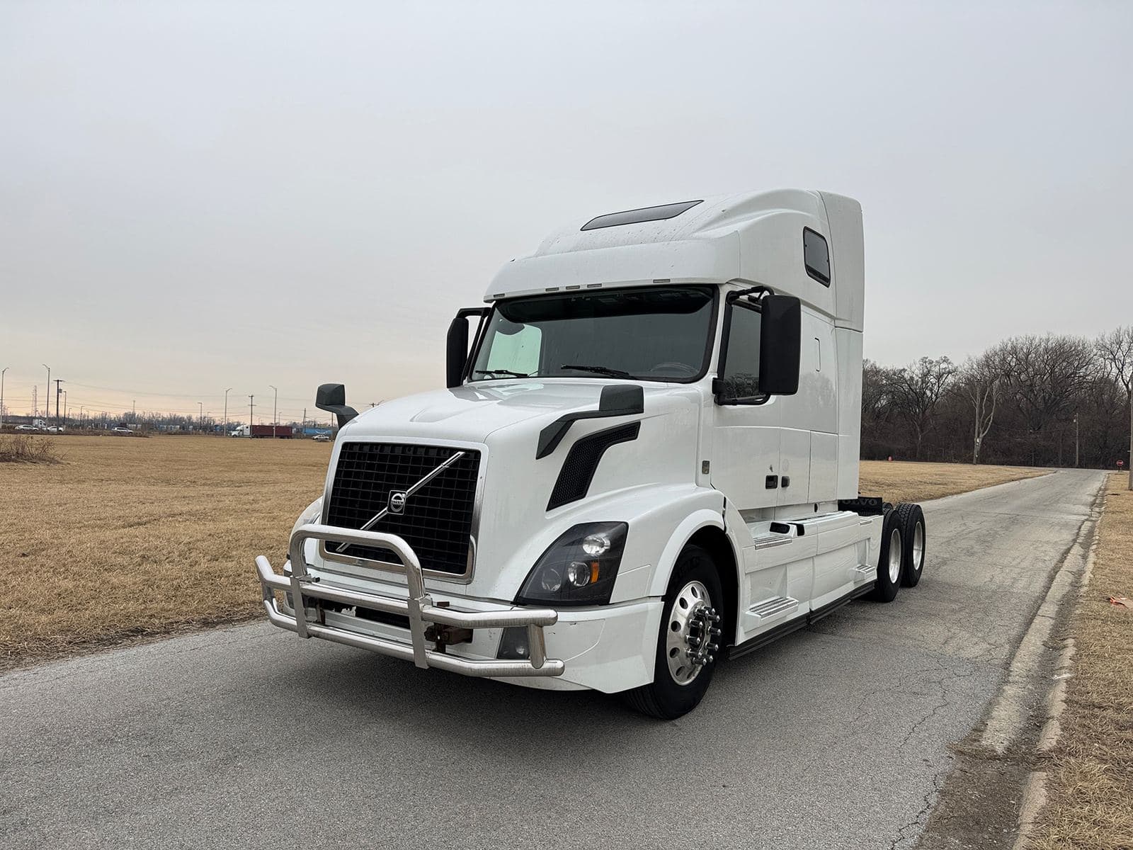 2018 Volvo VNL670 image 1