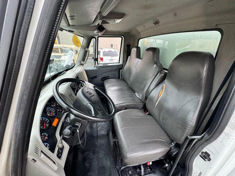 2017 International 4300 image 15