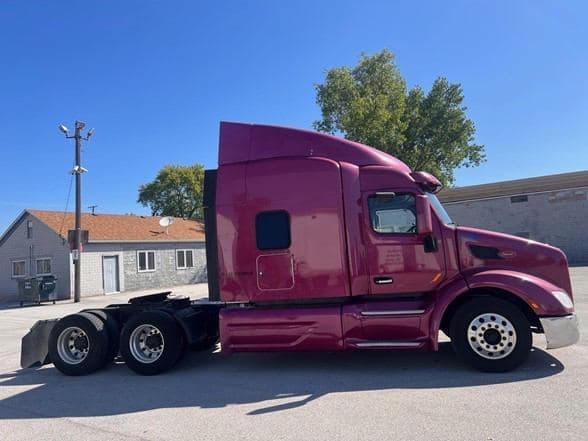 2018 Peterbilt 579 image 4