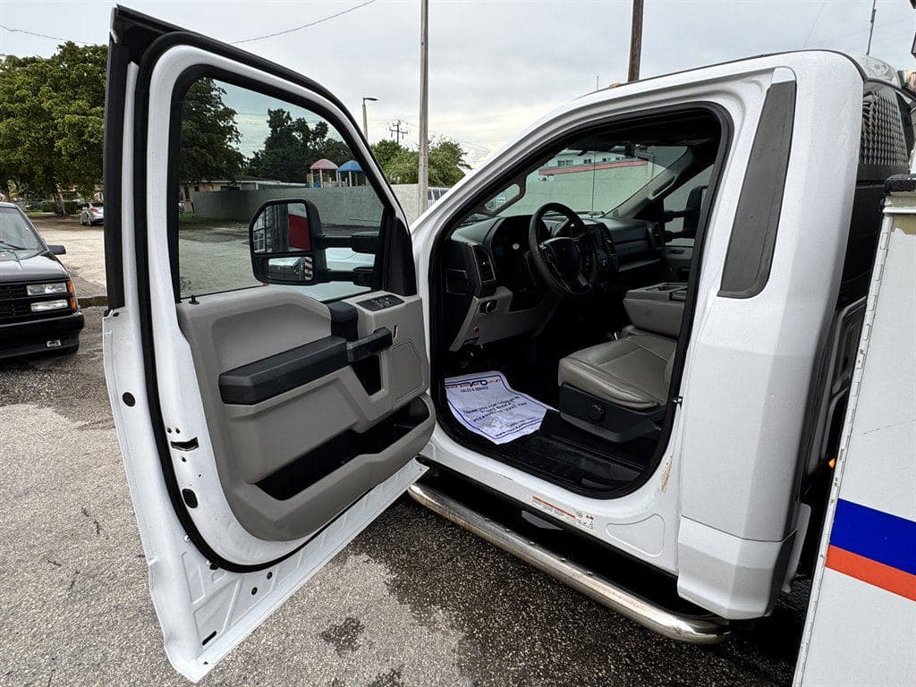 2017 Ford F550 image 49