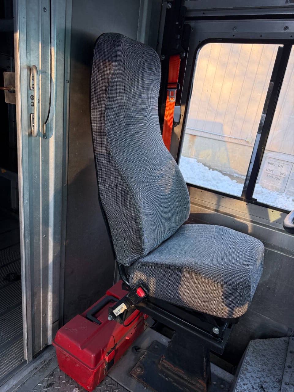 2021 Freightliner MT45 image 17